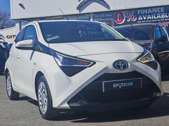 Toyota AYGO 1.0 VVT-i X-play X-shift Euro 6 5dr