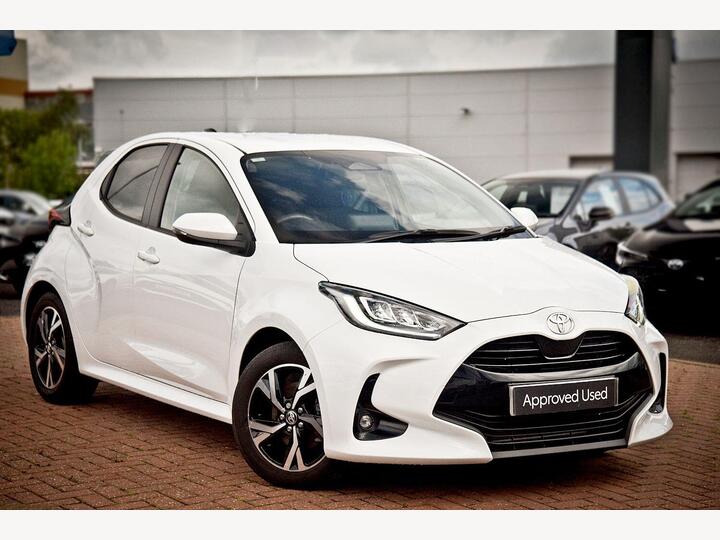 Toyota Yaris 1.5 VVT-h Design E-CVT Euro 6 (s/s) 5dr