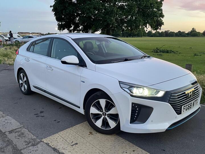 Hyundai IONIQ 1.6 H-GDi 8.9kWh Premium SE DCT Euro 6 (s/s) 5dr Hyundai IONIQ 1.6 H-GDi 8.9kWh Premium SE DCT Euro 6 (s/s) 5dr