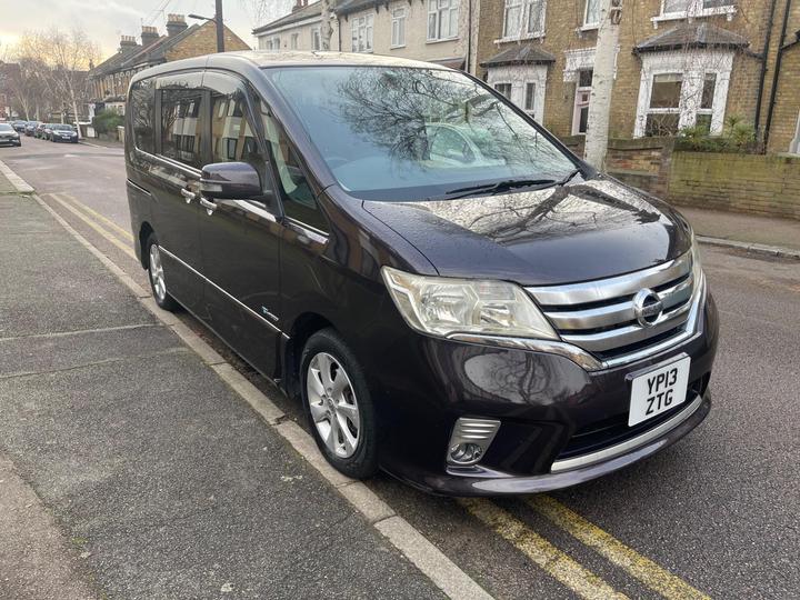 Nissan Serena 2013