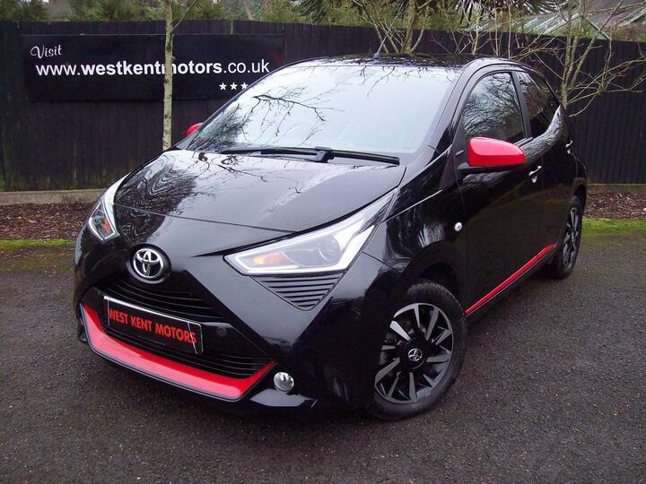 Toyota AYGO 1.0 VVT-i X-trend X-shift Euro 6 5dr (Safety Sense) Toyota AYGO 1.0 VVT-i X-trend X-shift Euro 6 5dr (Safety Sense)