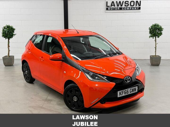 Toyota AYGO 1.0 VVT-i X-play X-shift Euro 6 5dr