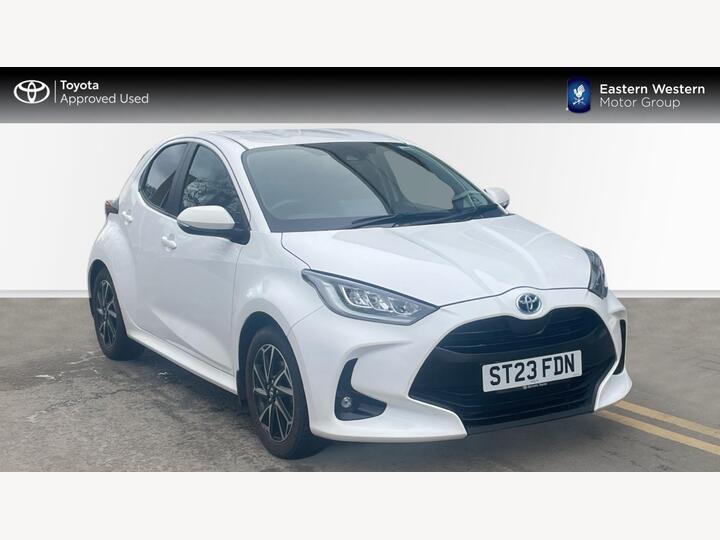 Toyota Yaris 1.5 VVT-h Design E-CVT Euro 6 (s/s) 5dr Toyota Yaris 1.5 VVT-h Design E-CVT Euro 6 (s/s) 5dr