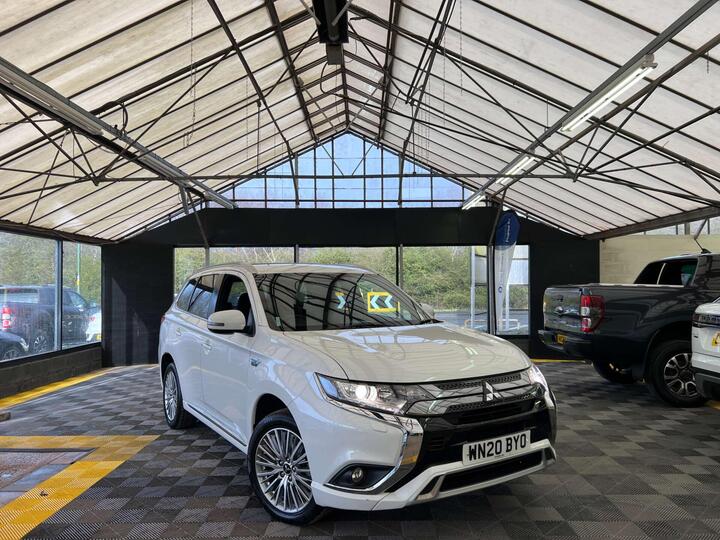 Mitsubishi OUTLANDER 2.4h TwinMotor 13.8kWh Dynamic CVT 4WD Euro 6 (s/s) 5dr Mitsubishi OUTLANDER 2.4h TwinMotor 13.8kWh Dynamic CVT 4WD Euro 6 (s/s) 5dr