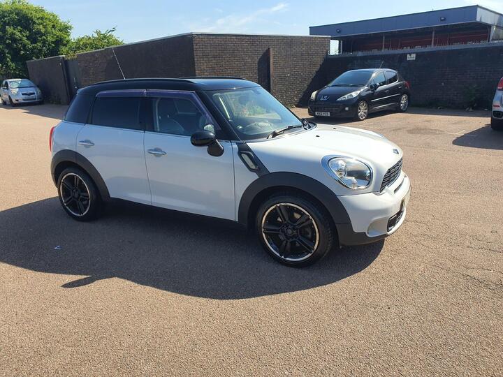 MINI Countryman 1.6 Cooper S SUV 5dr Petrol Auto Euro 5 (184 Ps) MINI Countryman 1.6 Cooper S SUV 5dr Petrol Auto Euro 5 (184 Ps)