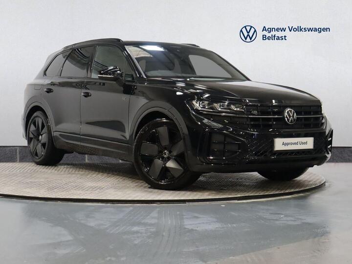 Volkswagen Touareg 3.0 TDI V6 Black Edition Tiptronic 4Motion Euro 6 (s/s) 5dr Volkswagen Touareg 3.0 TDI V6 Black Edition Tiptronic 4Motion Euro 6 (s/s) 5dr