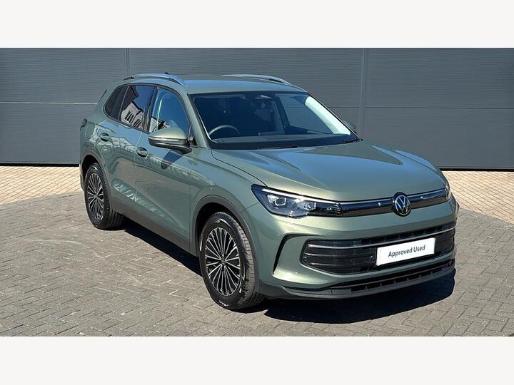 Volkswagen Tiguan 1.5 ETSI MHEV Match DSG Euro 6 (s/s) 5dr Volkswagen Tiguan 1.5 ETSI MHEV Match DSG Euro 6 (s/s) 5dr