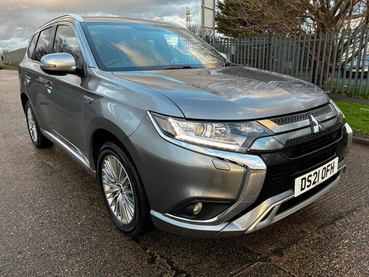 Mitsubishi OUTLANDER 2.4h TwinMotor 13.8kWh Dynamic CVT 4WD Euro 6 (s/s) 5dr