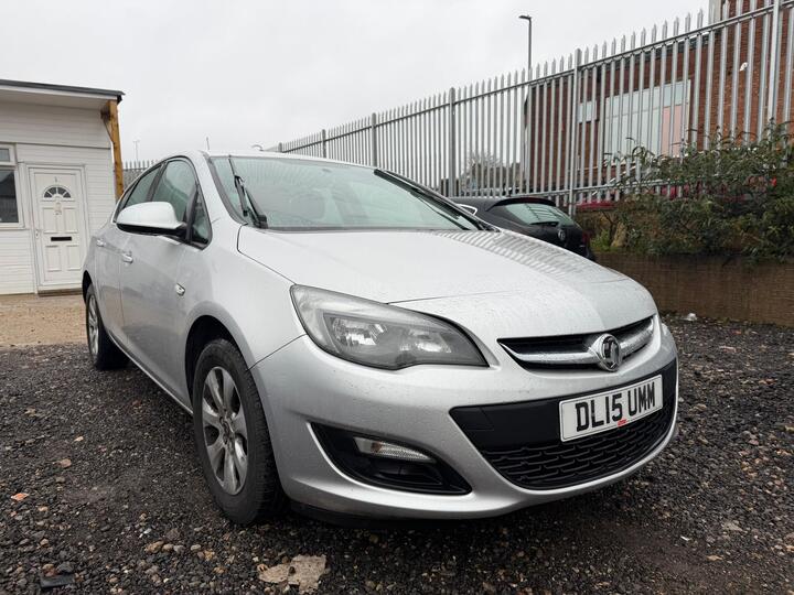 Vauxhall Astra 1.4i Design Euro 6 5dr
