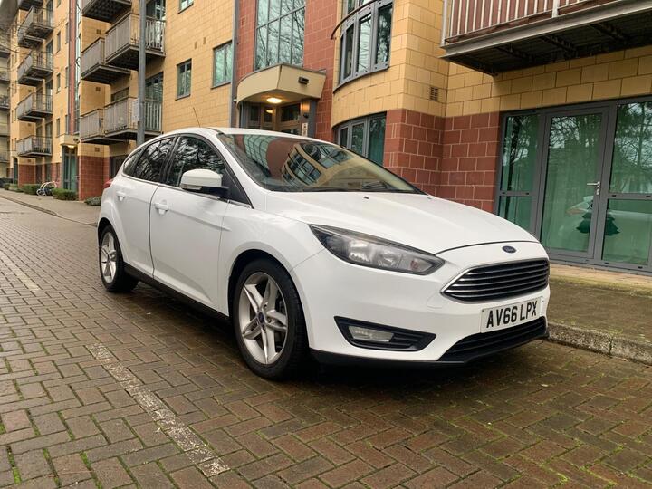Ford Focus 1.0T EcoBoost Zetec Euro 6 (s/s) 5dr