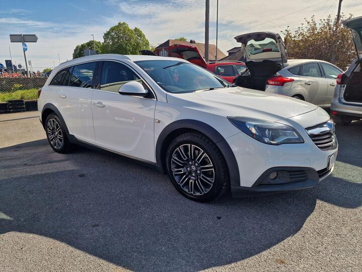 Vauxhall Insignia 2.0 CDTi BiTurbo Nav Country Tourer Auto 4WD Euro 5 5dr Vauxhall Insignia 2.0 CDTi BiTurbo Nav Country Tourer Auto 4WD Euro 5 5dr