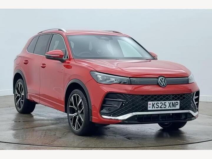 Volkswagen Tiguan 1.5 TSI EHybrid 19.7kWh R-Line DSG Euro 6 (s/s) 5dr Volkswagen Tiguan 1.5 TSI EHybrid 19.7kWh R-Line DSG Euro 6 (s/s) 5dr