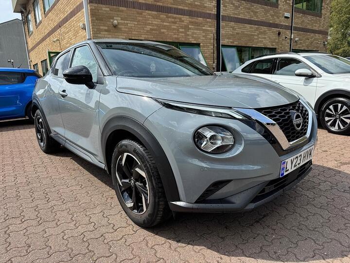 Nissan Juke 1.0 DIG-T N-Connecta DCT Auto Euro 6 (s/s) 5dr