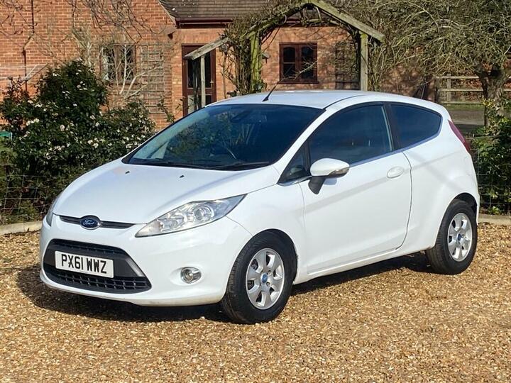 Ford Fiesta 1.6 TDCi ECOnetic DPF Titanium 3dr
