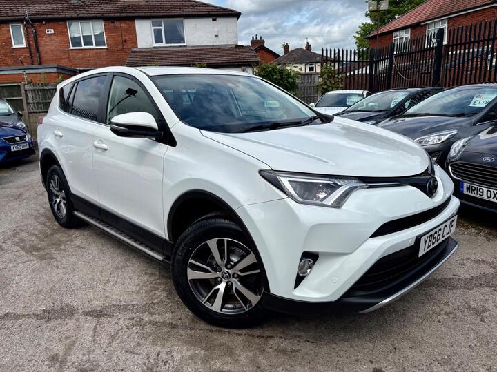 Toyota RAV4 2.0 D-4D Business Edition Euro 6 (s/s) 5dr (Safety Sense, Nav)