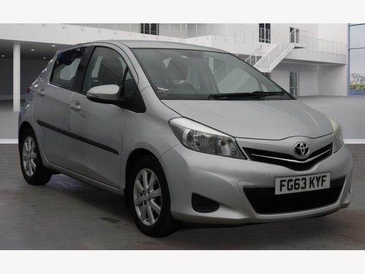 Toyota YARIS 1.33 Dual VVT-i TR Multidrive S Euro 5 5dr