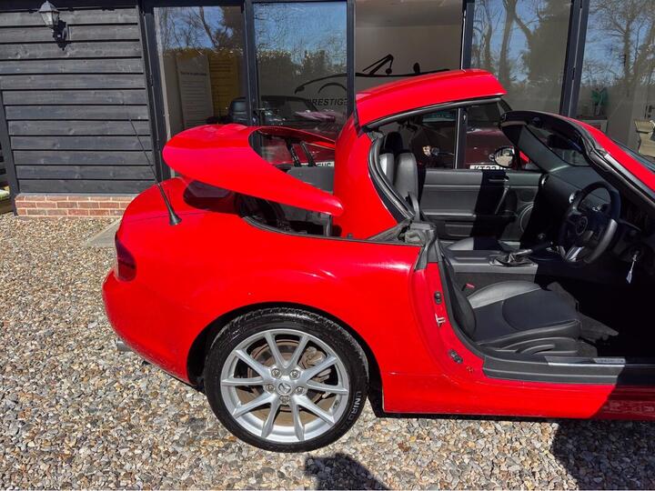 Mazda MX-5 2.0i Sport Tech Roadster Euro 4 2dr