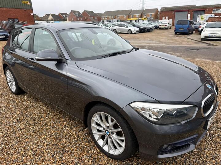 BMW 1 Series 1.5 118i Sport Euro 6 (s/s) 5dr BMW 1 Series 1.5 118i Sport Euro 6 (s/s) 5dr
