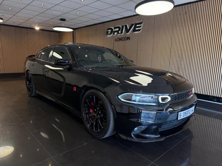 Dodge Charger SRT 392 6.4 HEMI V8 Dodge Charger SRT 392 6.4 HEMI V8
