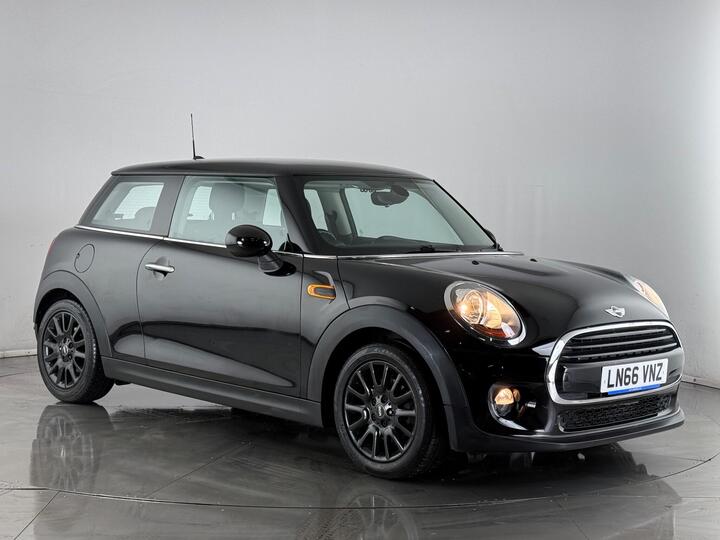 MINI Hatch 1.5 Cooper Auto Euro 6 (s/s) 3dr