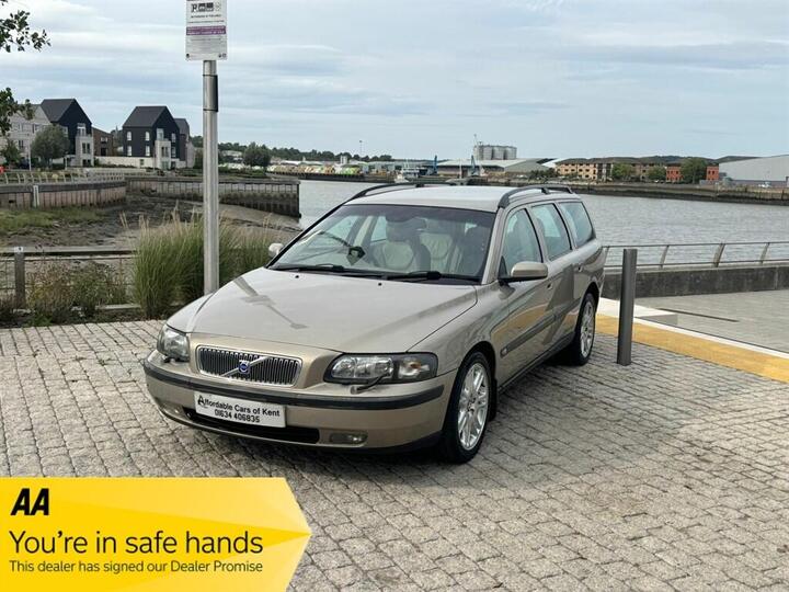 Volvo V70 2.4 SE 5dr