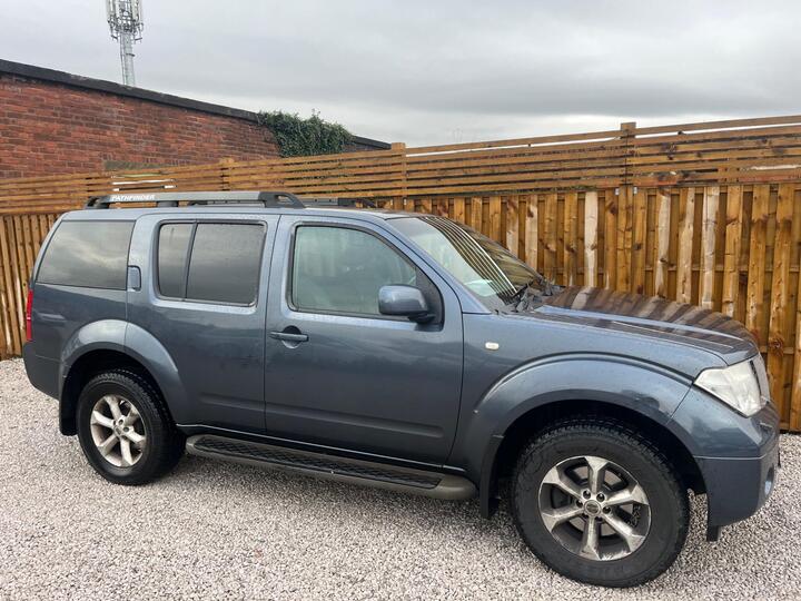 Nissan Pathfinder 2.5 DCi Aventura 5dr Nissan Pathfinder 2.5 DCi Aventura 5dr