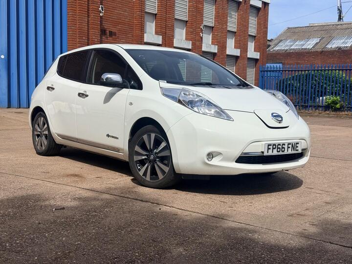 Nissan Leaf 30kWh Tekna Auto 5dr Nissan Leaf 30kWh Tekna Auto 5dr