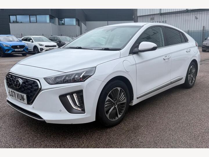 Hyundai IONIQ 1.6 H-GDi 8.9kWh Premium SE DCT Euro 6 (s/s) 5dr Hyundai IONIQ 1.6 H-GDi 8.9kWh Premium SE DCT Euro 6 (s/s) 5dr