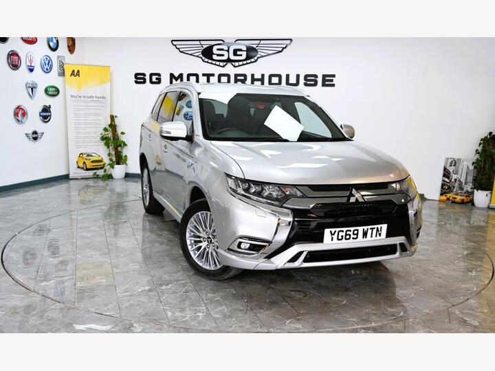 Mitsubishi OUTLANDER 2.4h TwinMotor 13.8kWh 4h CVT 4WD Euro 6 (s/s) 5dr