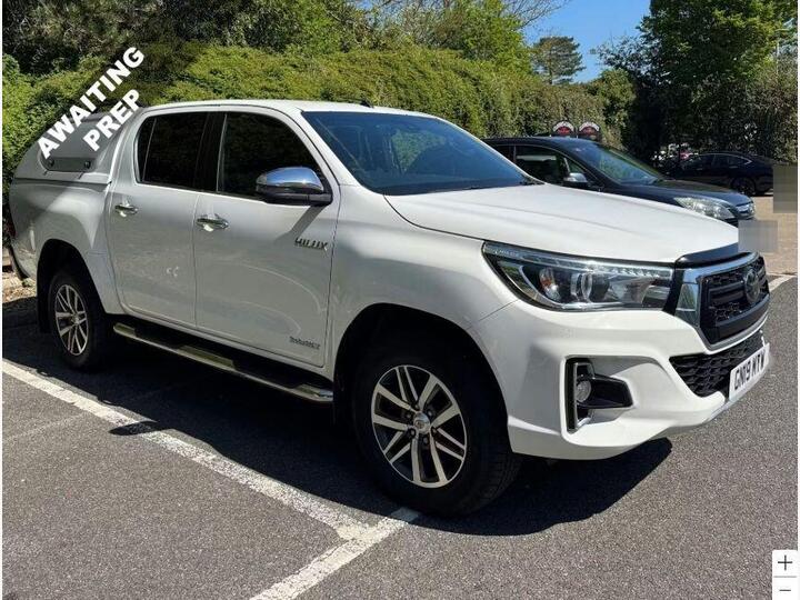 Toyota HI-LUX 2.4 D-4D Invincible X Auto 4WD Euro 6 4dr (TSS, 3.5t)
