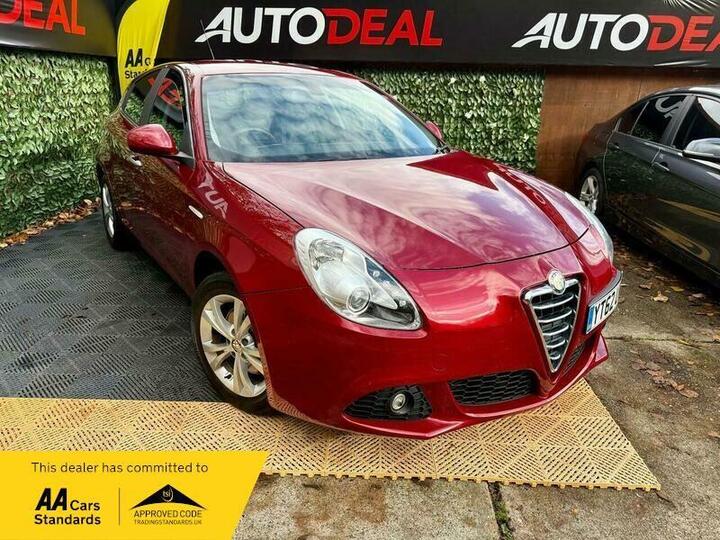 Alfa Romeo Giulietta 1.4 TB MultiAir Lusso Euro 5 (s/s) 5dr Alfa Romeo Giulietta 1.4 TB MultiAir Lusso Euro 5 (s/s) 5dr