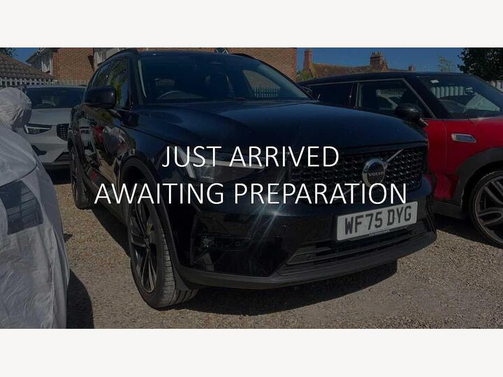 Volvo XC40 2.0 B3 MHEV Ultra Dark DCT Auto Euro 6 (s/s) 5dr
