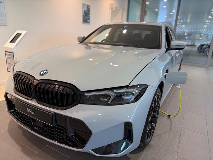 BMW 3 Series 2.0 330e 22.3kWh M Sport Pro Auto Euro 6 (s/s) 4dr