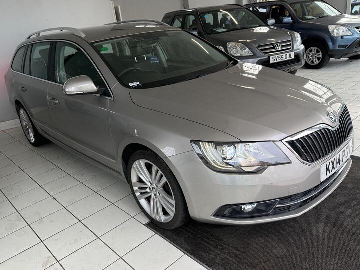 Skoda Superb 2.0 TDI Elegance Euro 5 (s/s) 5dr