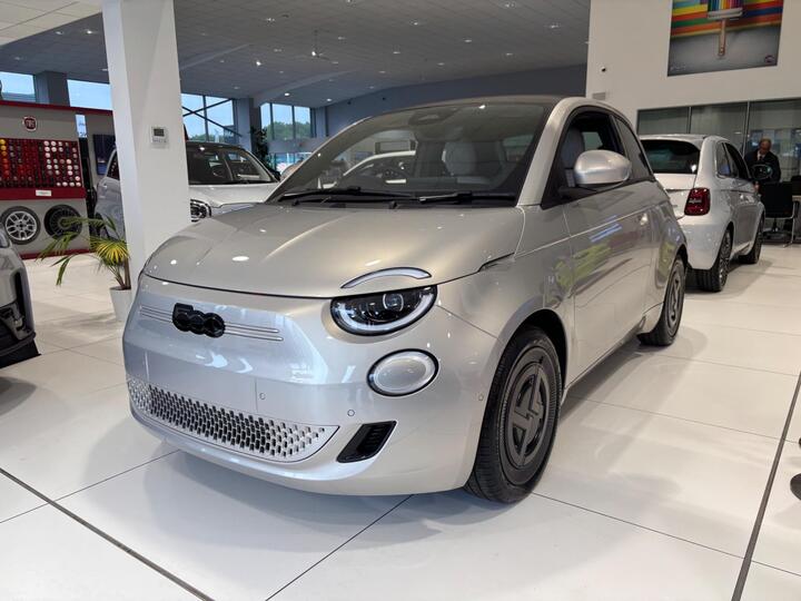 Fiat 500 - Bev 42kWh Giorgio Armani Auto 3dr