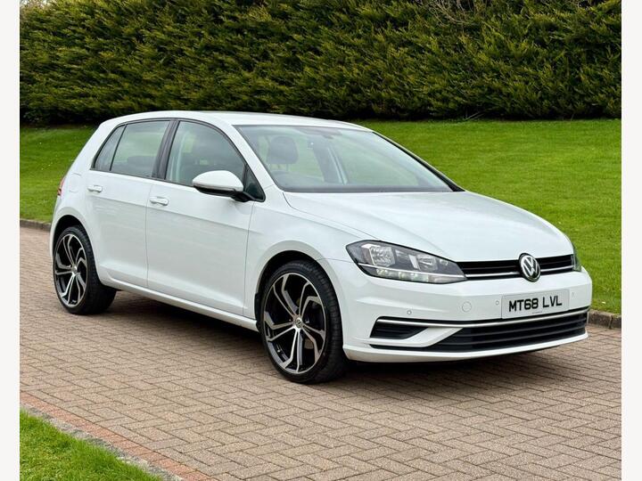 Volkswagen GOLF 1.6 TDI SE Nav DSG Euro 6 (s/s) 5dr Volkswagen GOLF 1.6 TDI SE Nav DSG Euro 6 (s/s) 5dr