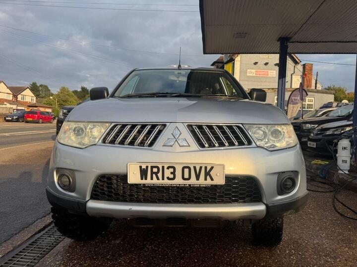 Mitsubishi L200 2.5 DI-D 4Life Club Cab Pickup 4WD Euro 5 2dr