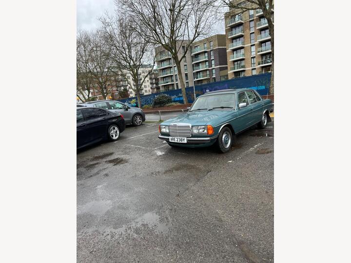 Mercedes-Benz 230 2.3 TE 5dr Mercedes-Benz 230 2.3 TE 5dr