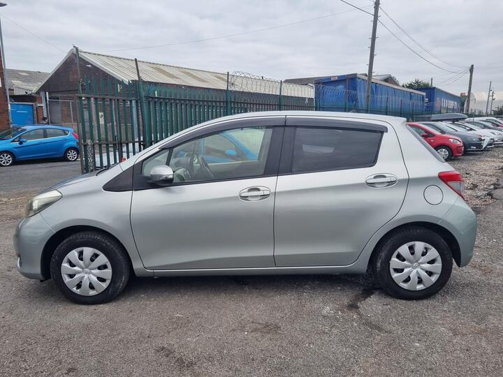 Toyota Vitz AUTO LOW MILES SAT NAV ULEZ