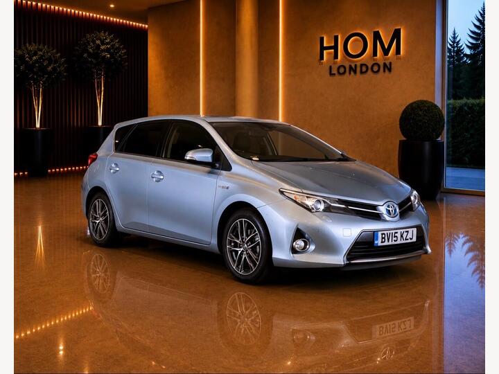 Toyota Auris 1.8 VVT-h Icon Plus CVT Euro 5 (s/s) 5dr Toyota Auris 1.8 VVT-h Icon Plus CVT Euro 5 (s/s) 5dr