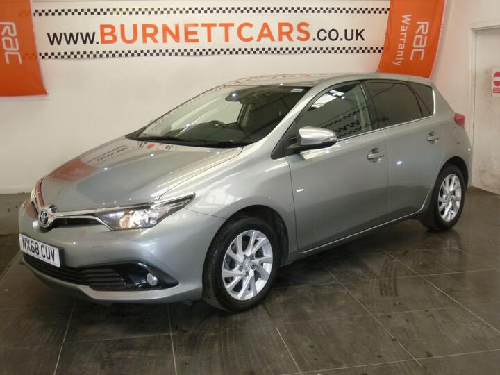 Toyota Auris 1.2 VVT-i Icon Tech Euro 6 (s/s) 5dr