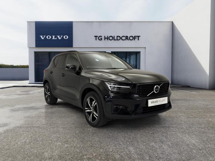 Volvo XC40 2.0 B3 MHEV Plus Dark DCT Auto Euro 6 (s/s) 5dr
