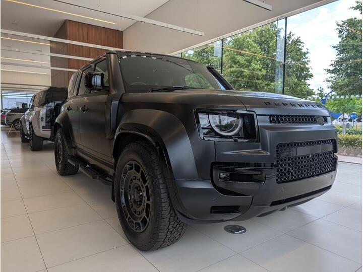 Land Rover Defender 110 4.4 P635 V8 MHEV OCTA Black Auto 4WD Euro 6 (s/s) 5dr
