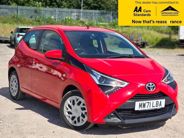 Toyota AYGO 1.0 VVT-i X-play X-shift Euro 6 5dr (Safety Sense)