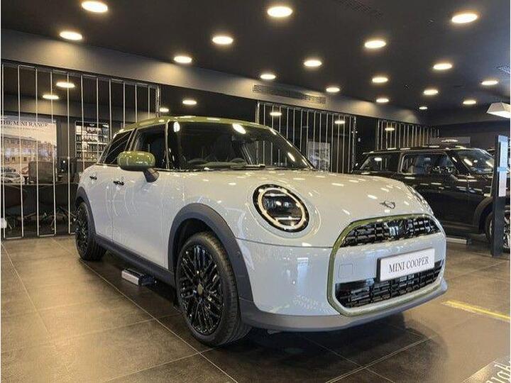 MINI Cooper 1.5C Paul Smith Edition Steptronic Euro 6 (s/s) 5dr