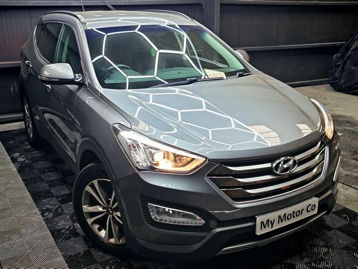 Hyundai Santa Fe 2.2 CRDi Premium Auto 4WD Euro 5 5dr (5 Seat) Hyundai Santa Fe 2.2 CRDi Premium Auto 4WD Euro 5 5dr (5 Seat)