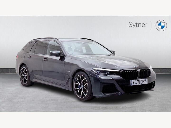 BMW 5 Series 2.0 530e 12kWh M Sport Touring Steptronic Euro 6 (s/s) 5dr BMW 5 Series 2.0 530e 12kWh M Sport Touring Steptronic Euro 6 (s/s) 5dr