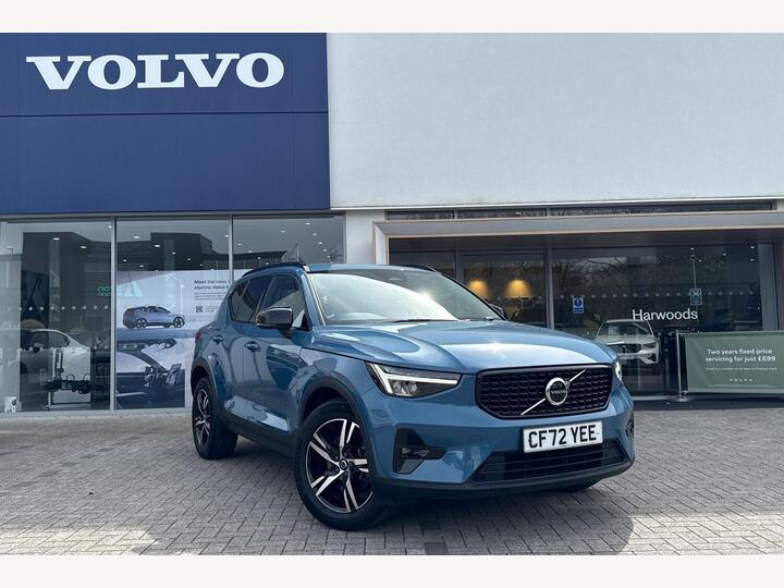 Volvo XC40 2.0 B3 MHEV Plus Dark DCT Auto Euro 6 (s/s) 5dr
