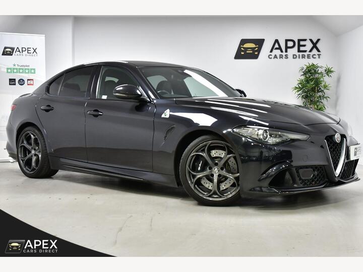 Alfa Romeo Giulia 2.9 V6 Bi-Turbo Quadrifoglio Auto Euro 6 (s/s) 4dr Alfa Romeo Giulia 2.9 V6 Bi-Turbo Quadrifoglio Auto Euro 6 (s/s) 4dr