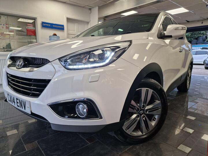 Hyundai Ix35 1.7 CRDi Premium Panorama Euro 5 (s/s) 5dr Hyundai Ix35 1.7 CRDi Premium Panorama Euro 5 (s/s) 5dr